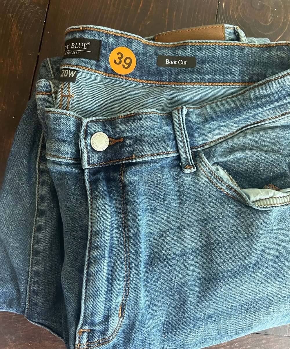 Judy Blue Los Angeles Boot Cut Jeans Size 20W Medium Wash